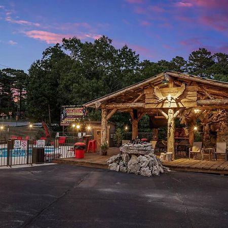 Stonegate Lodge King Bed Wifi 50In Roku Tv Salt Water Pool Room #102 Eureka Springs Exterior foto